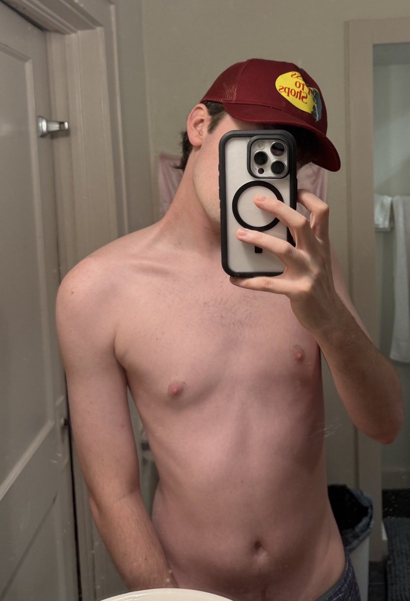 codyrushx's tweet photo. feeling extra slutty, I need to bottom https://t.co/yG3FaIzgj2