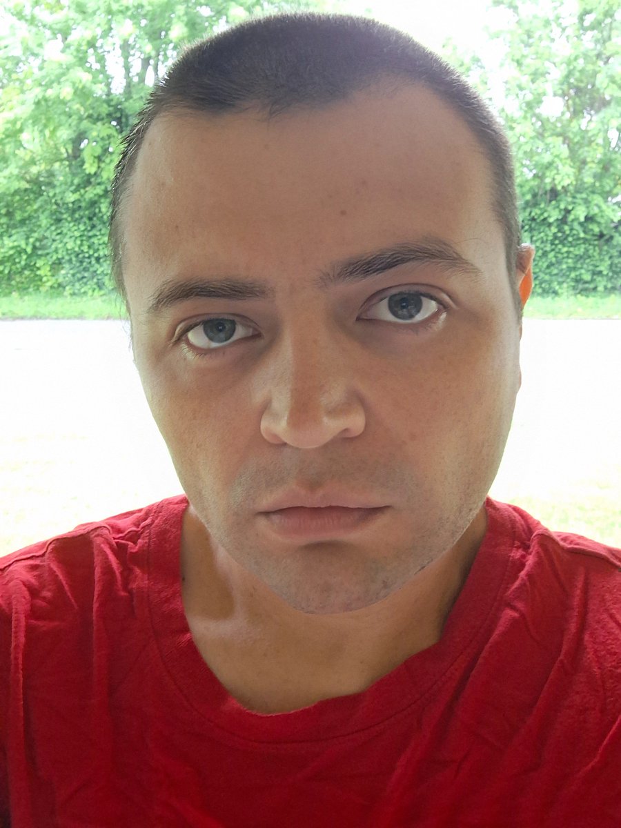 GregMagnas's tweet photo. Cut my hair https://t.co/JFgp7sG0w0