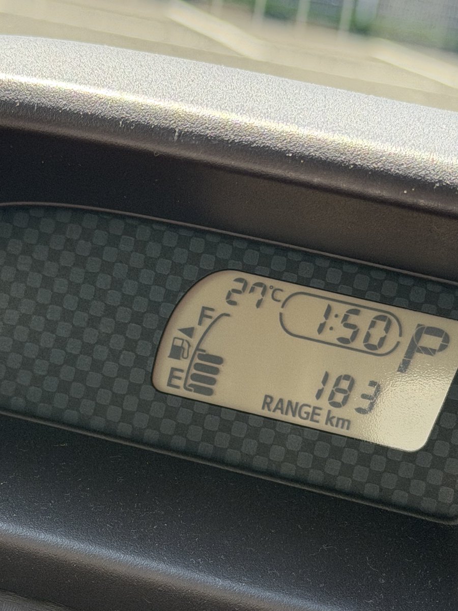 ねぇ、外27度もあるんだけど