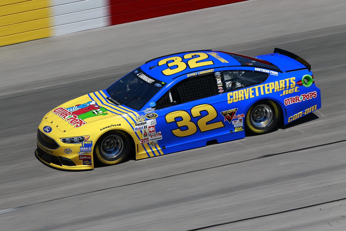 Fluggswashere's tweet photo. Back in 2016 (which is SOMEHOW a decade ago) @JEarnhardt1 ran this throwback to Dale Earnhardt's 1981 Wrangler car (4th picture).
#ThrowbackThursday #NASCAR #NASCARThrowback #JeffreyEarnhardt #CorvetteParts #DaleEarnhardt #Earnhardt #Wrangler https://t.co/RNsiQHr15h