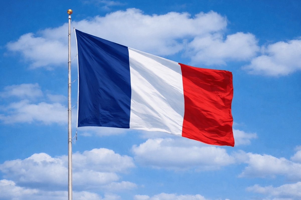 LastTry93194's tweet photo. JUST IN: 🇫🇷 France moves aircraft carrier toward the Strait of Hormuz. https://t.co/EUR45OrruO