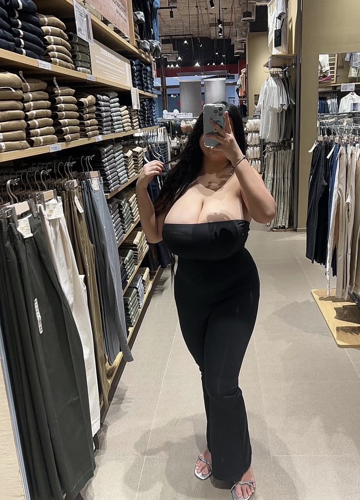 逛街
#反差 #bbw #巨乳 https://t.co/J3OoaXg1hL