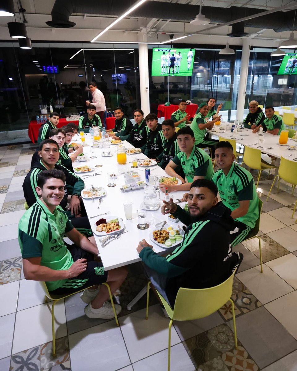 corridosybandas's tweet photo. El que no salga en la foto no va al mundial… https://t.co/mSPU6bQusT