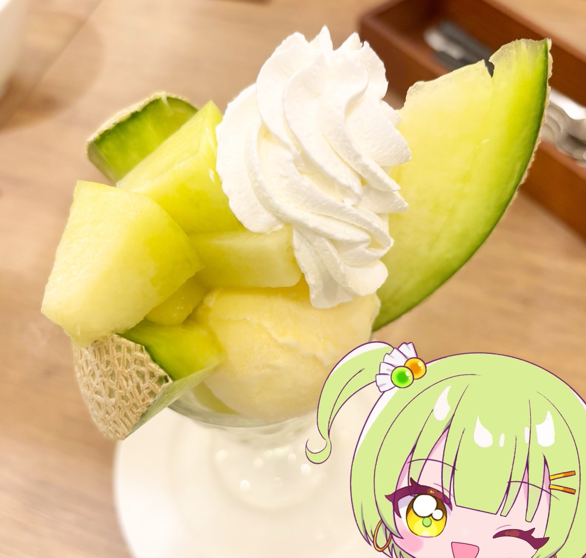yotsubamelon_ch's tweet photo. メロンパフェ🍈💕

#よつめろ食堂 https://t.co/cw4JMLHsXU