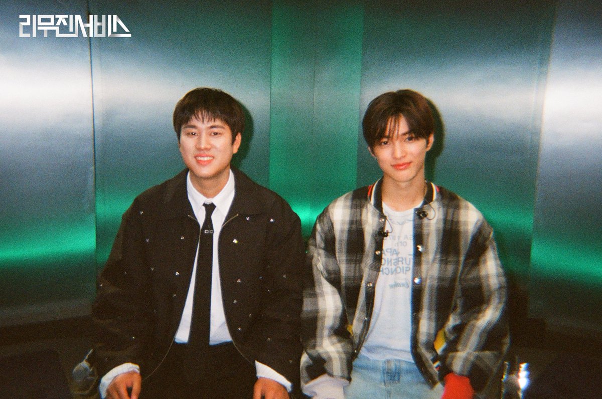리무진서비스 213회 비하인드 필름 도착💌
이제는 더 이상 외로움이
두렵지가 않아요🥹
마음속에 조용히 찾아와
따스히 안아주는 듀엣🎵이
있으니까요⋆.˚ ❤︎ .𖥔˚

<a href="/cortis_bighit/">CORTIS</a>
<a href="/BPM_LMJ/">이무진 (LEE MU JIN)</a>

#건호 #KEONHO
#코르티스 #CORTIS
#이무진 #LEEMUJIN
#리무진서비스 #LMJSV