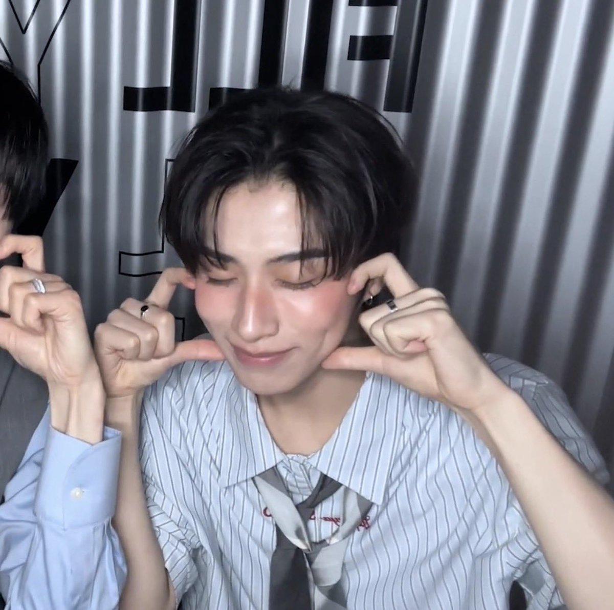 ꒰ఎ뽀둥໒꒱ tweet media