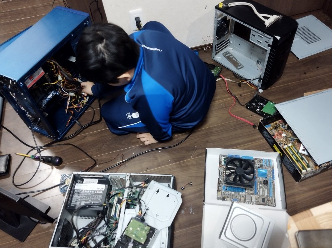rpOxxcdJ4J50668's tweet photo. こういう特性がある子って、教えられるよりも、知りたい事は自ら調べて学んでいく方が理解力も記憶力も問題解決能力も圧倒的に高い状態で学んで成長していけるから、学校ってデメリットしか無いし、学校以外の学びの場所や機会を保障して貰えると、不登校も減り、得意を伸ばせる子が増えると思う。🤔 https://t.co/d49m6AjlLw