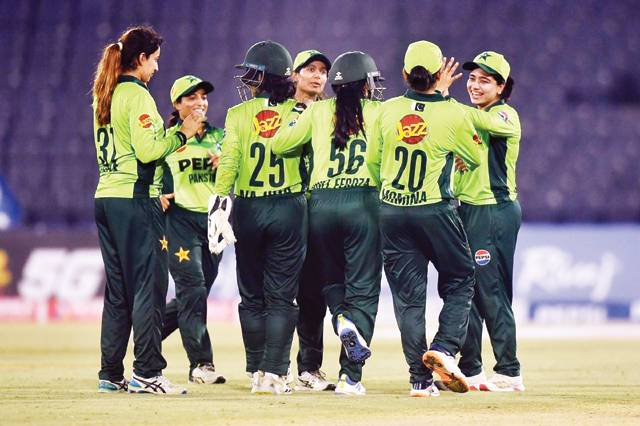 The_Nation's tweet photo. Clinical Pakistan crush Zimbabwe, take unassailable 2-0 lead
https://t.co/8wzkxxpriu
#clinical #crush #unassailable https://t.co/Hmq0gfkbrn