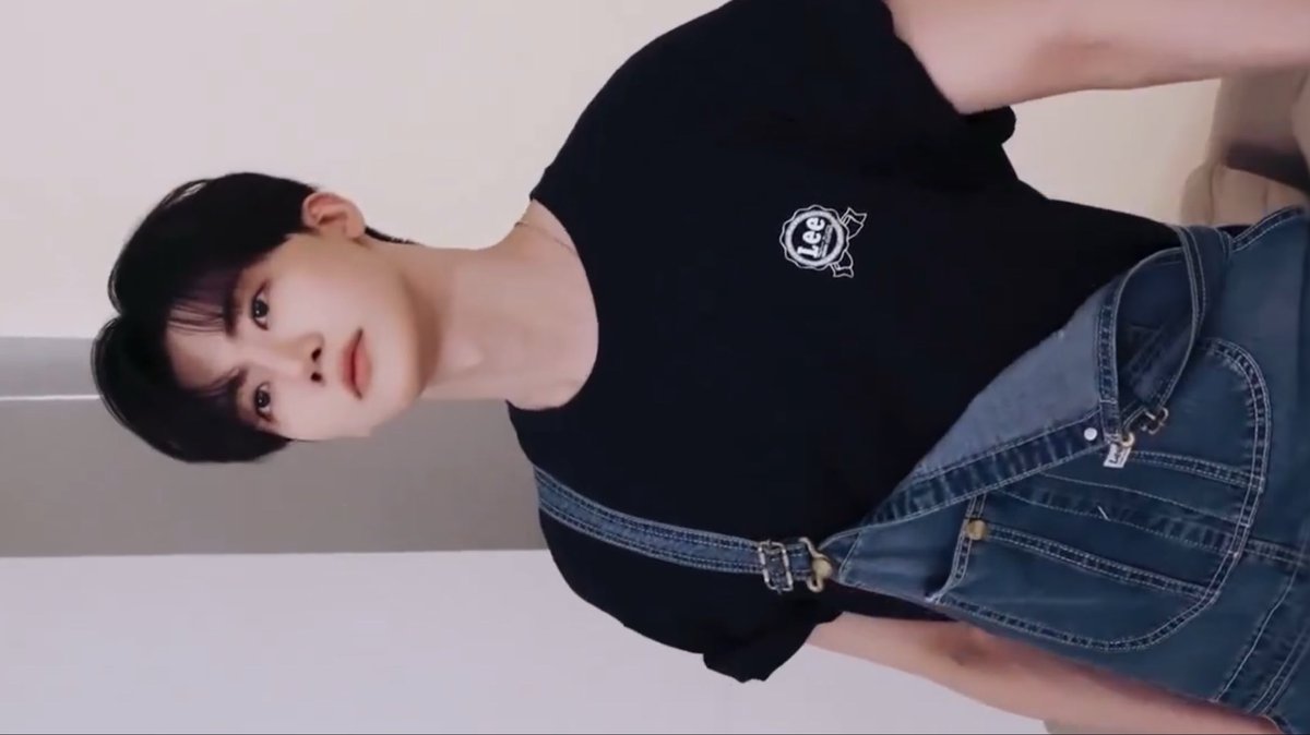 In this outfit ?? FINE AND CUTE🫠🥺

JAEMIN FOR LEE JEANS
#JAEMIN_LeeAPACAmbassador