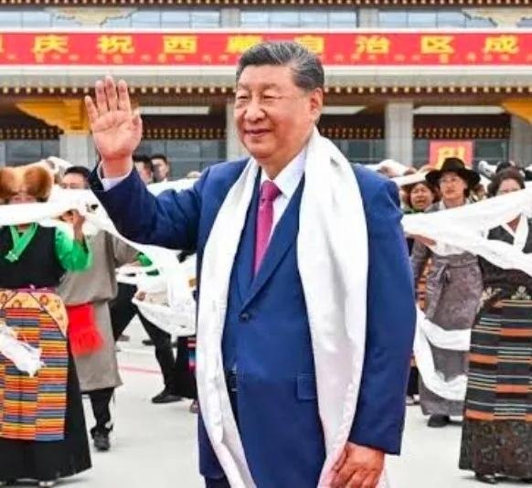 Ruters0615's tweet photo. 尊号
中原大皇帝 习近平
彝族兹莫 木呷平
回鹘可汗 买买刁
蒙古大汗 孛儿只近平
卫藏朱古 迈乎仁波切 https://t.co/QBbWQP2FIw
