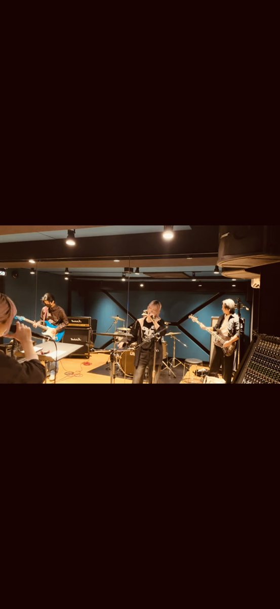 sna_pper's tweet photo. Hysteric Blueのコピーバンド始動🎸✨
初スタジオ楽しかった！
ライブを目標に頑張る〜☺️
＃バンド ＃ヒスブル #コピーバンド https://t.co/HBNM6054gs