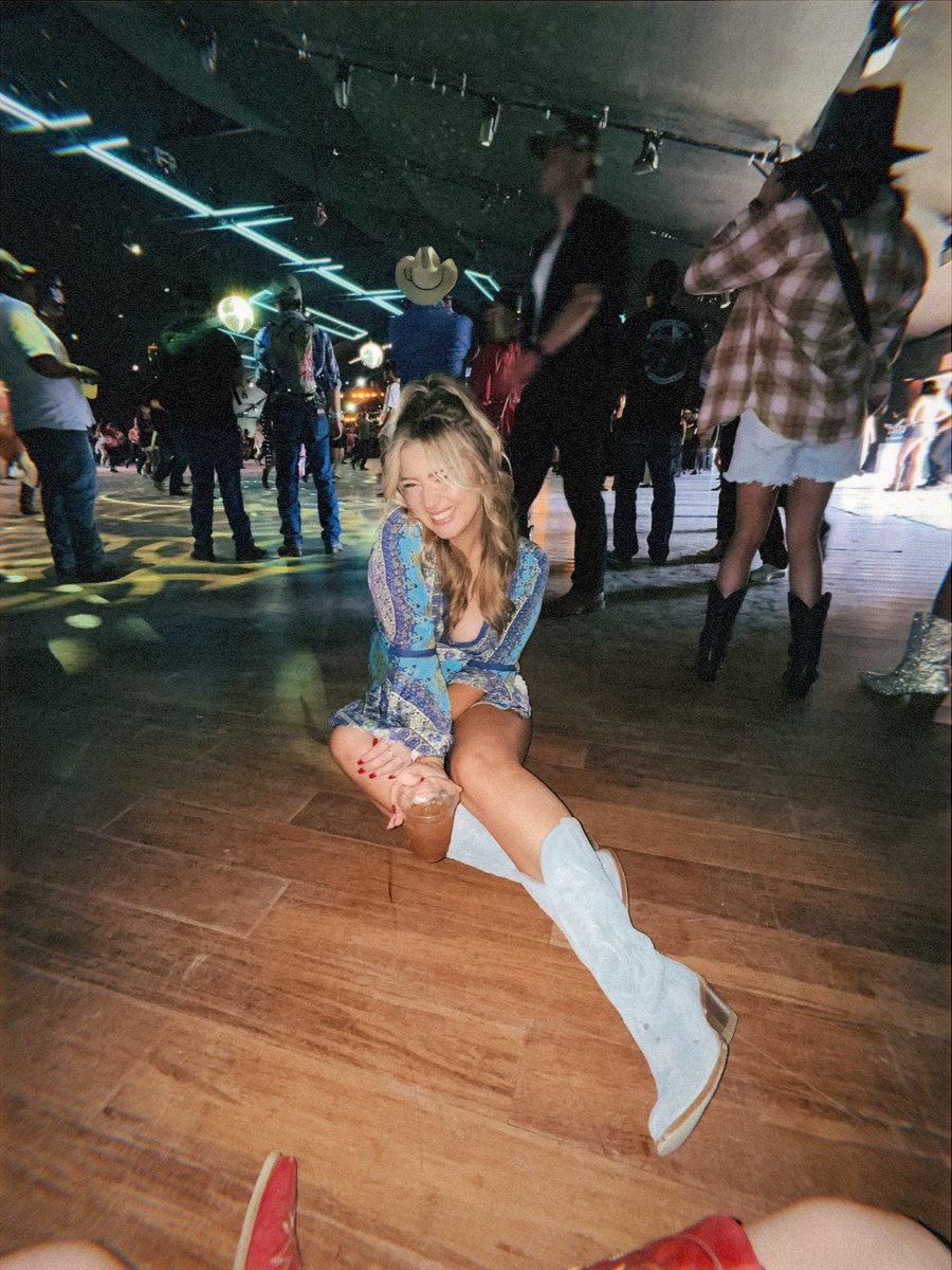 Karah_Rose's tweet photo. Life lately 💎 https://t.co/qTfcHfHpQE