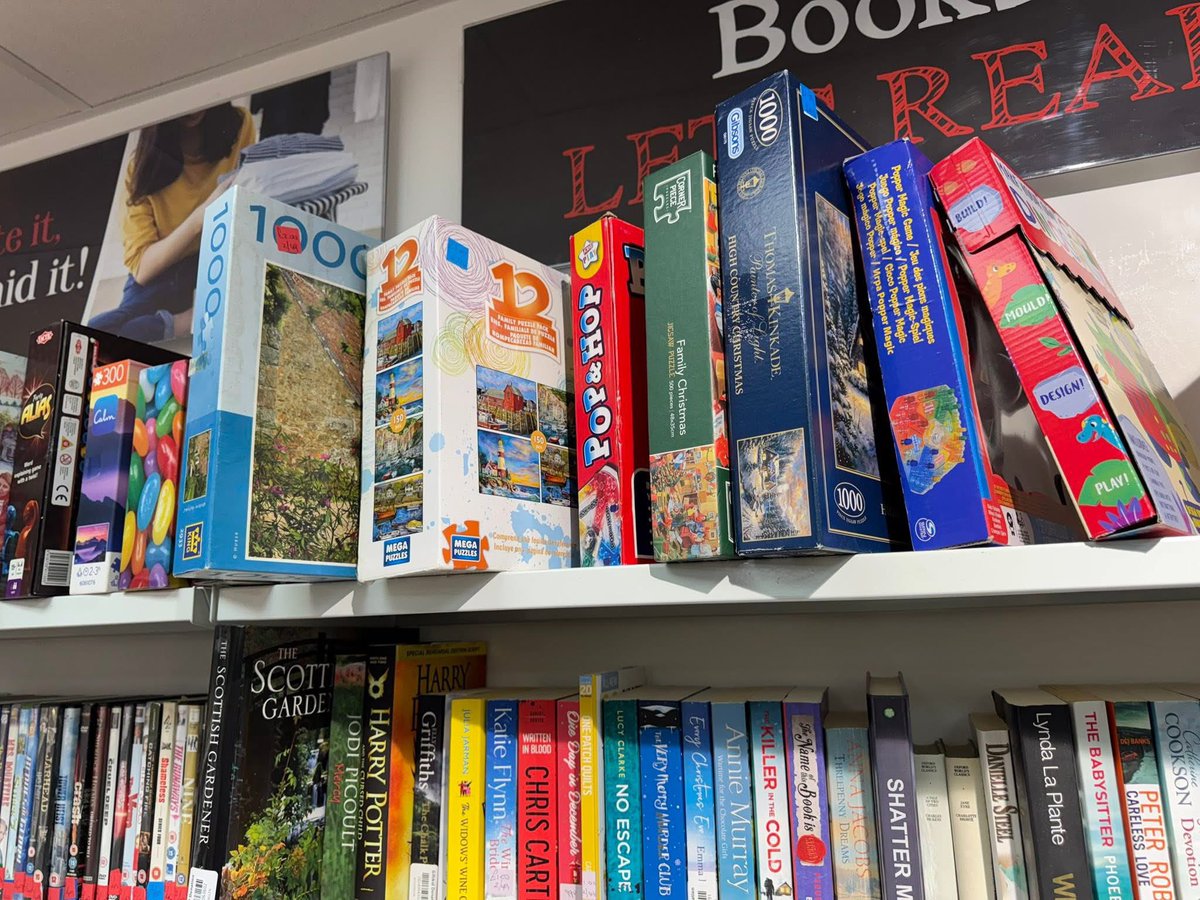RutherglenEx's tweet photo. It’s #screenfreeweek, and Salvation Army Charity Shops #rutherglenexchange is the perfect place to find low‑cost, low‑tech ways to switch off ❤️ https://t.co/leg5PwcCOC