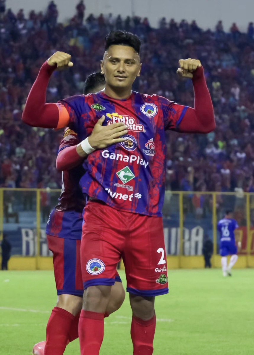 CronicasDePrimera SV tweet media