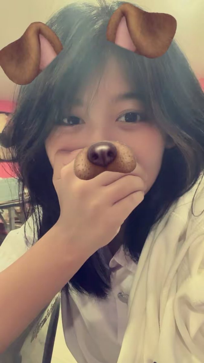 มอม