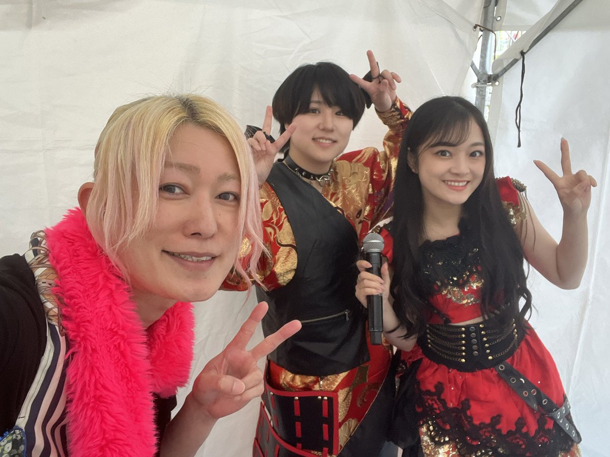 Seijyo_official's tweet photo. ✨GW 博多ど��たく港まつり編✨

青SHUN学園 出演‼️

①西日本シティ銀行本店前
海外の方も沢山の方々と一緒にドラゴンボール🐉👏
後にも先にもないハプニングも🤭🎶
(ねっ瀬乃さん🤭)
Live後のRKBラジオ出演も感謝🙏

②博多駅前本舞台
例年の大舞台🙌今までで1番手応えを享受🙌
どんたく最高でした🔥 https://t.co/qSlDNURWfA