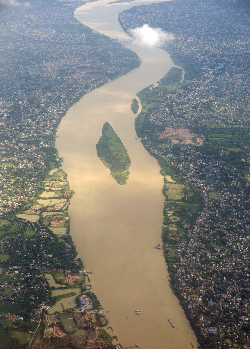 City of #joy. #kolkata #calcutta 

iamvagabond.com/kolkata.html

#westbengal #india