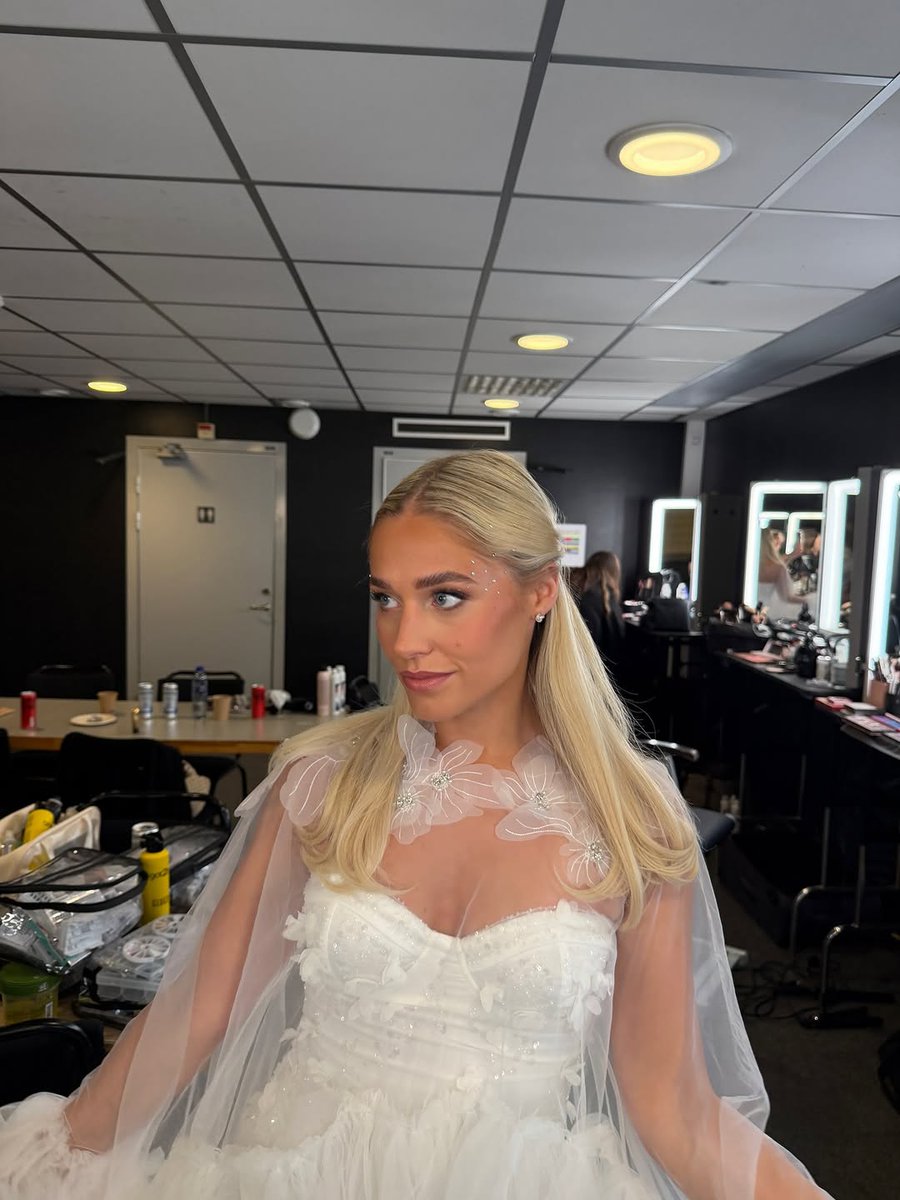 KLARA HAMMARSTRÖM tweet media