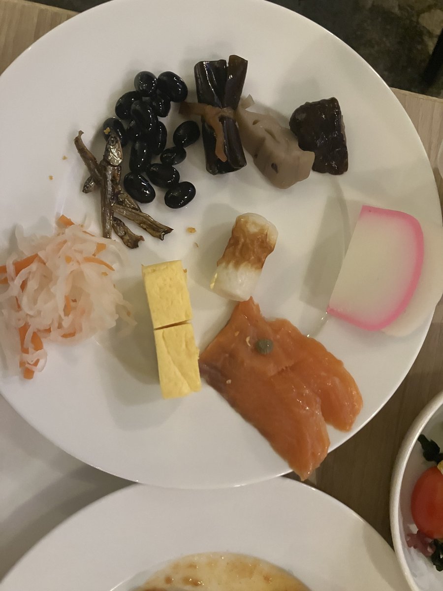 PBilbrewqqas's tweet photo. 9品作りました。まるでお正月のごちそうのようです。食べすぎたので🏊‍♀️プールに行かないといけません。 https://t.co/CUJmB9taL5