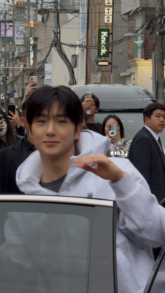 감다 tweet media
