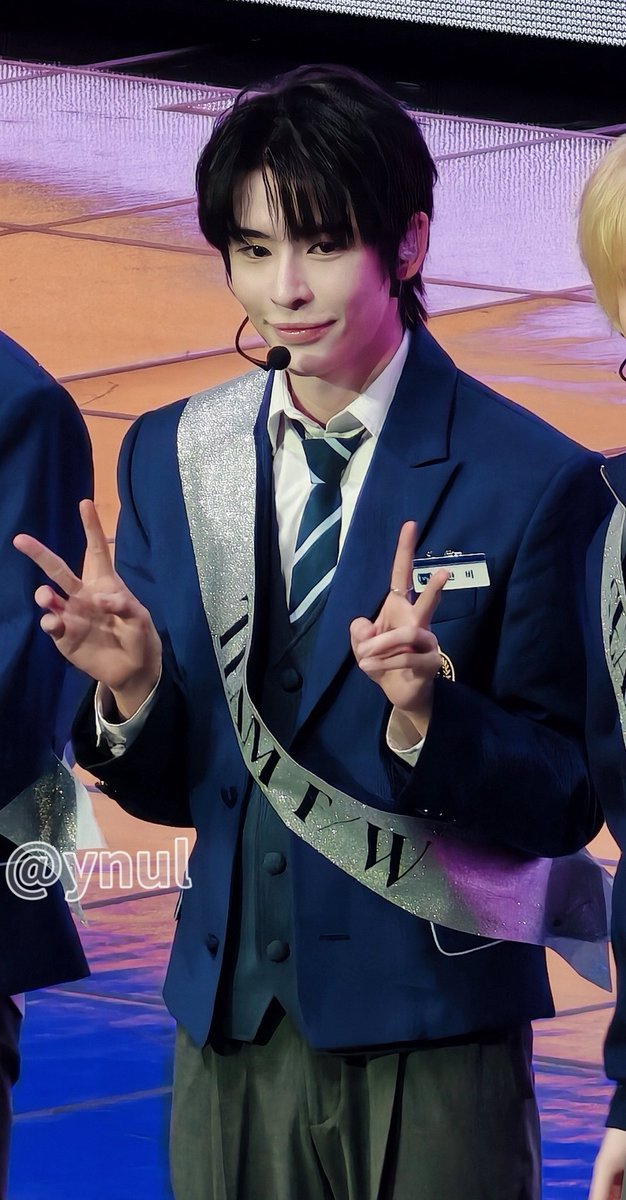YnuL1224's tweet photo. 동생 아니면 오빠?!

#HANBI #JUSTIN #이한비 #SMTR25 https://t.co/RAtrYsJP4Q