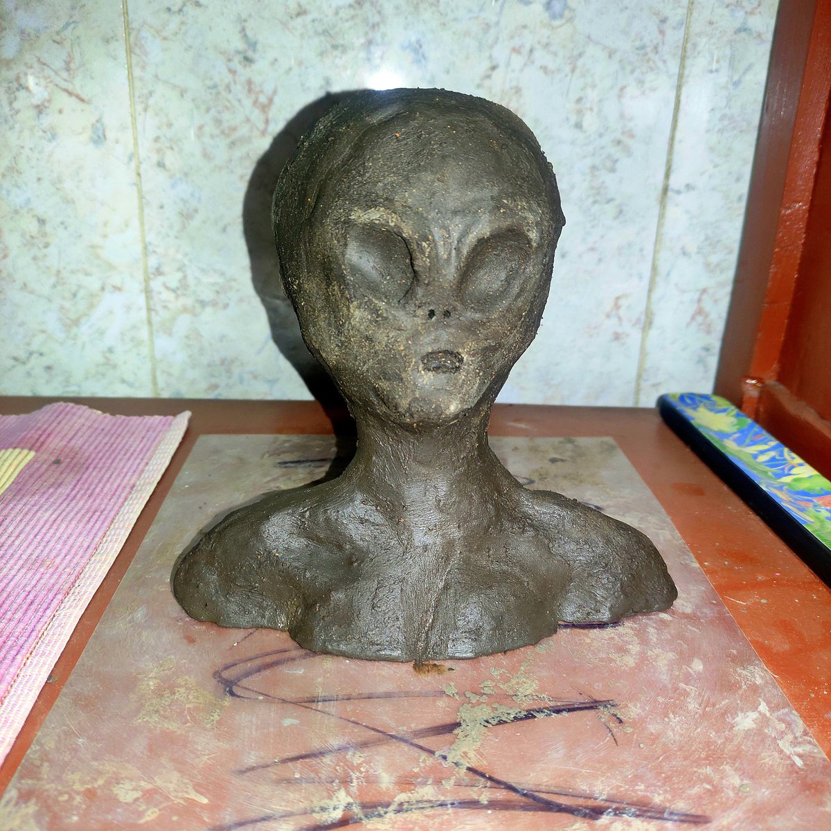 AtomoxMuu's tweet photo. Todo un proceso en la creación de mi escultura el Alien *Tito* 👽
#Sculpture #ClayArt #AcrylicPainting #AlienArt #SciFi #UFO #Art #GreyAlien https://t.co/aI3kaxkHrI