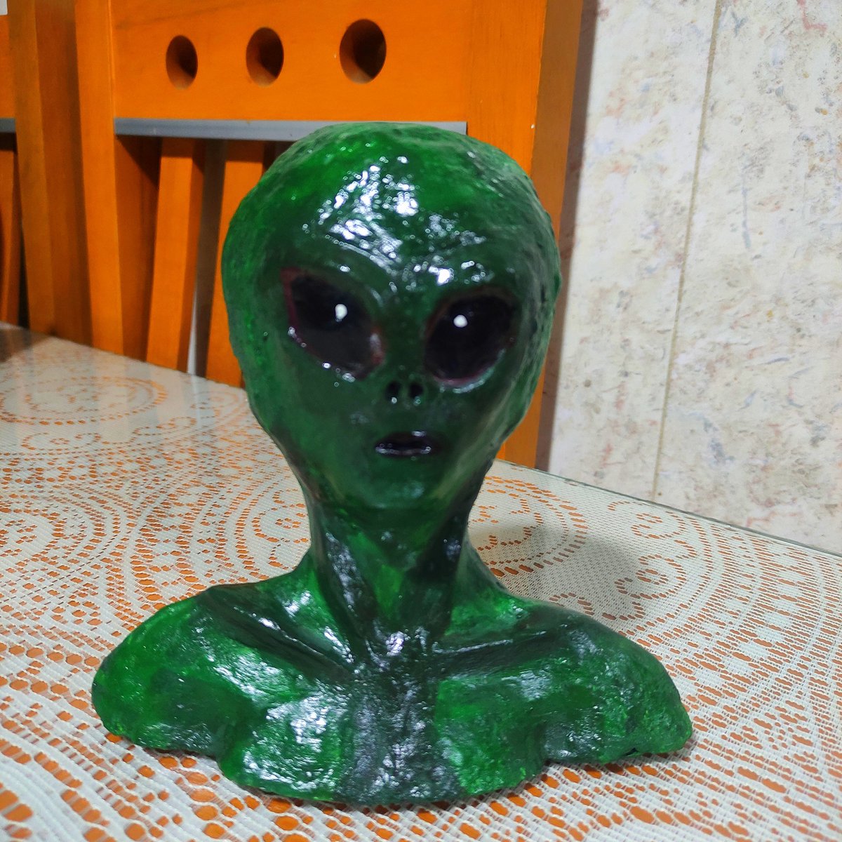 AtomoxMuu's tweet photo. Todo un proceso en la creación de mi escultura el Alien *Tito* 👽
#Sculpture #ClayArt #AcrylicPainting #AlienArt #SciFi #UFO #Art #GreyAlien https://t.co/aI3kaxkHrI
