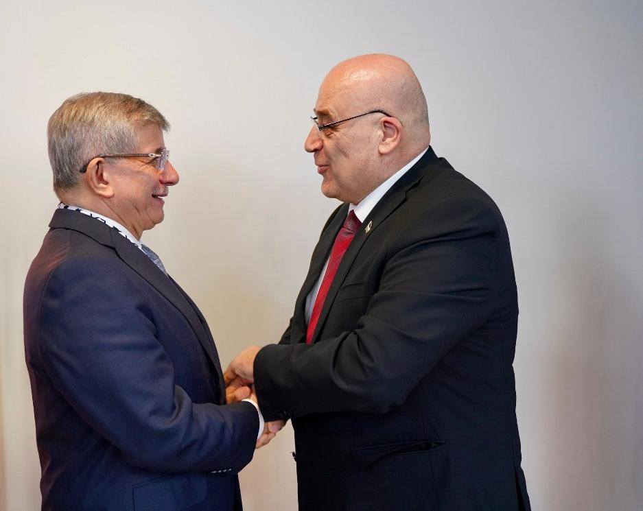 palembassytr's tweet photo. سعادة السفير د. نصري ابو جيش يلتقي رئيس حزب المستقبل السيد احمد داود اوغلو:
https://t.co/VjdULQLFt9 https://t.co/NnvVZRjSrE
