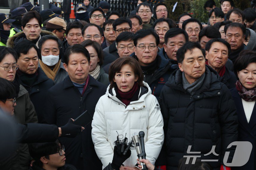 손솔 tweet media
