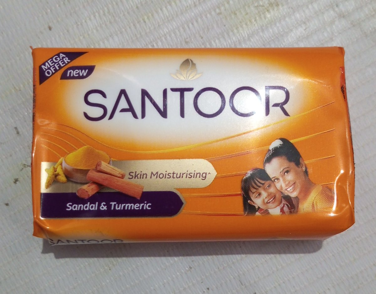 SANTOOR साबुन के पैकेट में शुद्ध साफ़ सुथरी राइटिंग में बताया गया है कि  , 

यह टॉयलेट Soap GR 3 जिसका TFM 68% है, जोकि यह साबुन की गुणवत्ता बताता है।

(SANTOOR वाले आते ही होंगे मुझे गरियाने खैर मुझे क्या में तो काली मिट्टी लगाता हूं।)