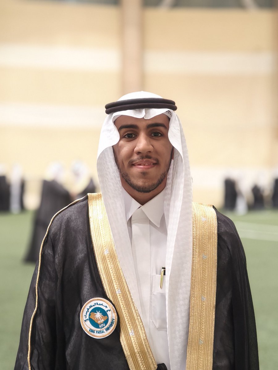 SHUBBAR_HASSANI's tweet photo. الحمد لله الذي بنعمته تتم الصالحالت 
تخرجت ولله الحمد من جامعة الملك فيصل 
بكالوريوس إدارة الأعمال - محاسبة
والشكر لجميع من كانو سبب في وصولي الى هذا النجاح 
اسأل الله لي ولزملائي التوفيق في المرحله القادمة ❤️🎓
#خريج  #kfugradu47
#تخرج
#جامعة_الملك_فيصل  #دفعة_2026 https://t.co/713aGwHoiI