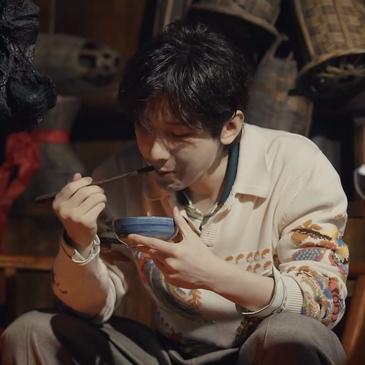 นะนุนาว tweet media