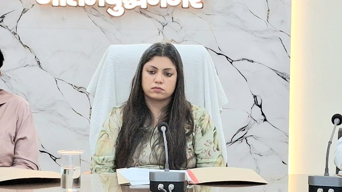 Medha Roopam tweet media