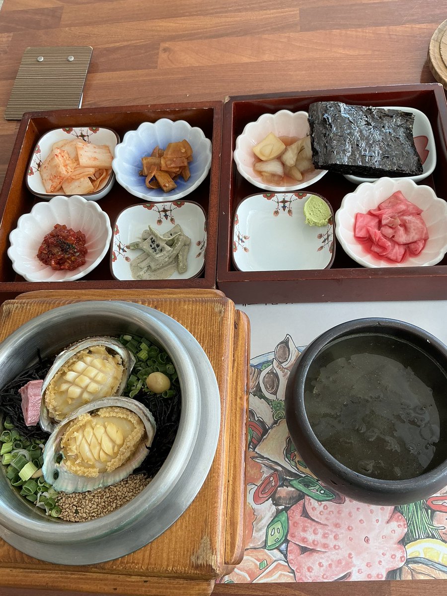 mm41529's tweet photo. 〈釜山〉
前回行けなかった『나사리』と『미포집』　

해변열차の미포駅⇔송정駅に沿った遊歩道を往復2時間散歩🚶

👰🏻한국인 친구（30代）の日���結婚式に参列🍀 https://t.co/G5wwUqLXRU