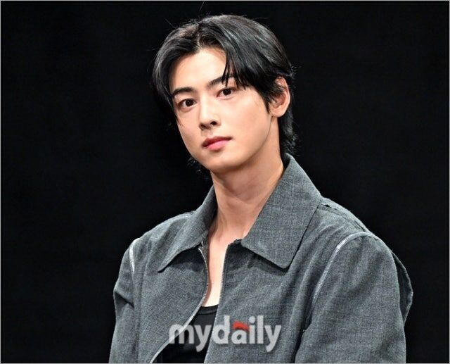 Kstyle_news's tweet photo. ASTRO チャウヌ、軍楽隊での服務を継続へ…再検討を求める声に国防部が回答
https://t.co/cA7NPgy1cg

#チャウヌ #ASTRO https://t.co/l3Vbfuvkj1