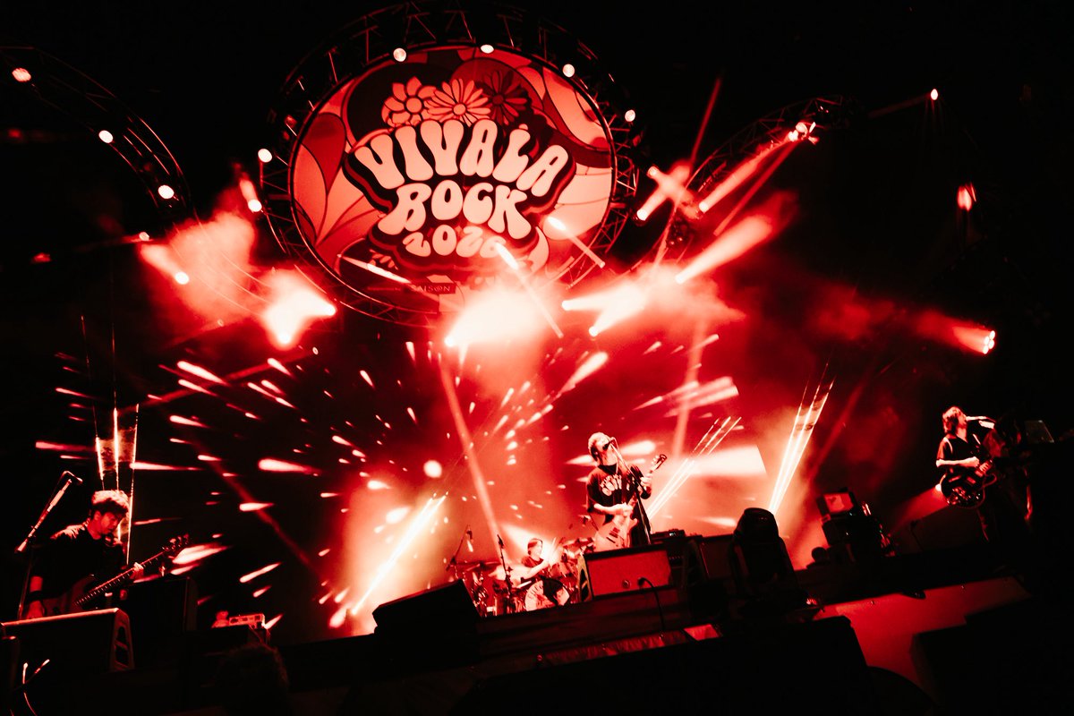 ishii_maki's tweet photo. 🔥ELLEGARDEN🔥

5/6【VIVA LA ROCK 2026】最終日

最初で最後の野外のビバラの写真たちがオフィシャルにアップされました📸(15枚)
https://t.co/IZW9Cmv36M

すごかった🔥🔥🔥🔥

#ELLEGARDEN
#ビバラ https://t.co/1MZw6ZNMSo