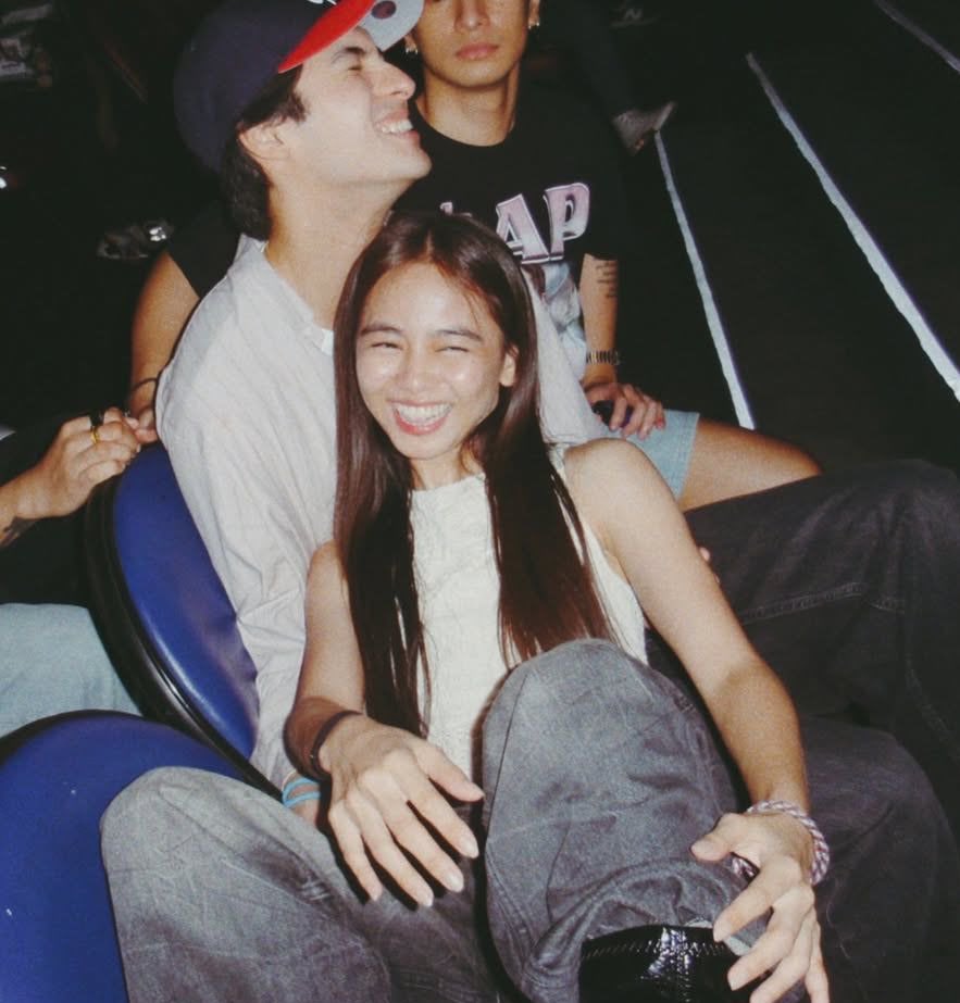 Apple0fThyEye's tweet photo. Happiness looks good on you two :) https://t.co/7qAQTx995Q