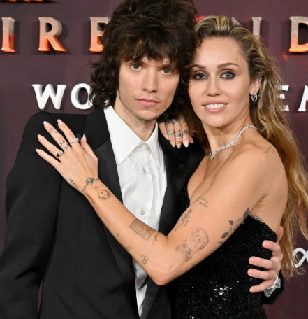 mileycyruspress's tweet photo. Miley Cyrus's fiancé, Max plans to take her name after marriage
https://t.co/g65jcFUv2g
#mileycyrus https://t.co/16ORBC98th