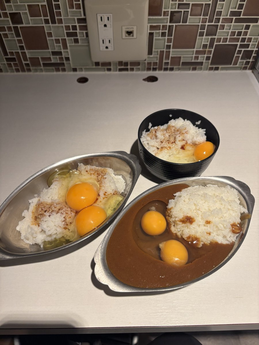 menmashi_boy's tweet photo. 220円で卵の人権なくなるの好き。20個近く食ってきた。 https://t.co/ehfxIUAuH1
