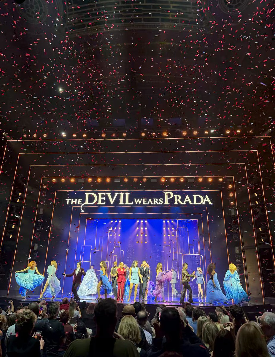 Thank0386's tweet photo. 赶在电影上映前刷一下剧版 
That’s all 👠 https://t.co/mhKSq9H3Ic
