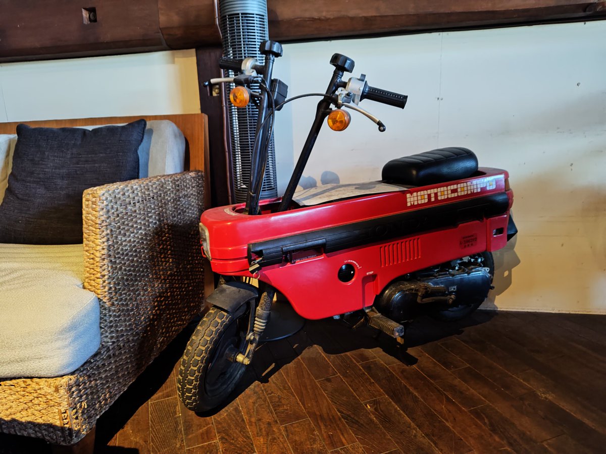 plpt4598's tweet photo. ちなみにこの喫茶店はバイクが展示されていてかなり良い https://t.co/qOTh7E9QT6