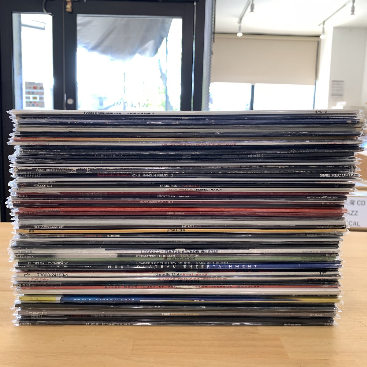 新入荷】 ヒップホップのレコードを60枚ほど追加しました。90年代を