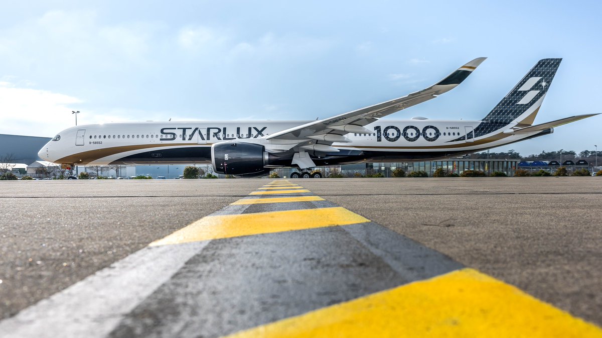 starluxjapan's tweet photo. ＼ #STARLUX 関空線が大型化💪 ／

6月16日～7月2日の期間、＜大阪＝台北＞線のJX822-823便に #A350_1000 を投入します！
また、これに先立ち、明日8日に初めて関西空港へ飛来する予定です🛬

*機材は予告なく変更となる場合があります。 https://t.co/OXjnFUnz9z