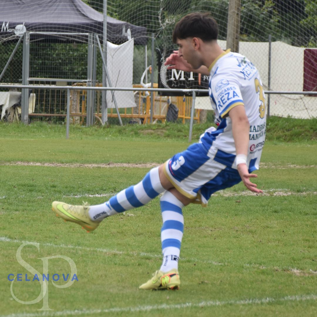 Sportcelanova's tweet photo. 📸 Máis imaxes do Sporting Xuvenil contra o Córgomo! ⚽

#imossporting #corazonazulebranco💙🤍 https://t.co/G36xd3mjzf