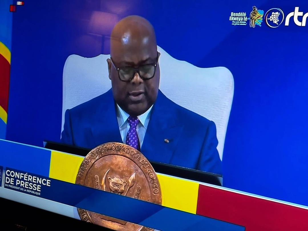 PMubunga's tweet photo. Conférence de presse : le président de la République a évoqué plusieurs points faisant la Une ces derniers temps : la situation sécuritaire à l 'Est , la, politique qui est aujourd'hui à la hauteur,les salaires des fonctionnaires, la qualification de  léopard,et concert de fally https://t.co/Q69TVeVy7Q