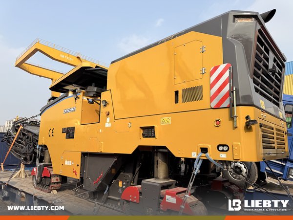 liebtycn's tweet photo. LIEBTY exported 1 XCMG XM1505FIV milling machine to North Macedonia 🇲🇰
🚧1500mm milling width, equipped with a powerful Cummins engine 💪  
Highly efficient road maintenance performance ⚙️
📩export@liebty.com
#XCMG #MillingMachine #RoadConstruction #HeavyEquipment https://t.co/kHt8ykgJCD
