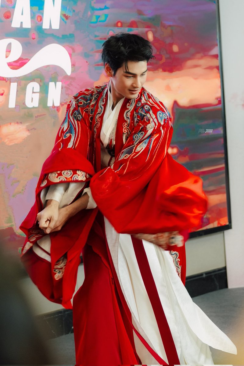how to swing a sword with elegance and prettily 🌸🗡️✨💖🌹
