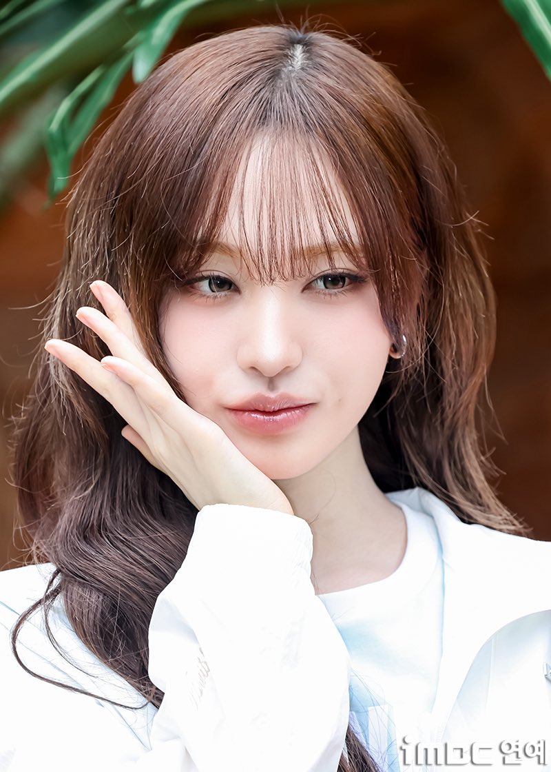 euaiox's tweet photo. 260507 Liz at K-SWISS Photoshoot

#리즈 #LIZ 
#아이브 #IVE #リズ

cr: iMBC https://t.co/ZxBNkCE0dJ
