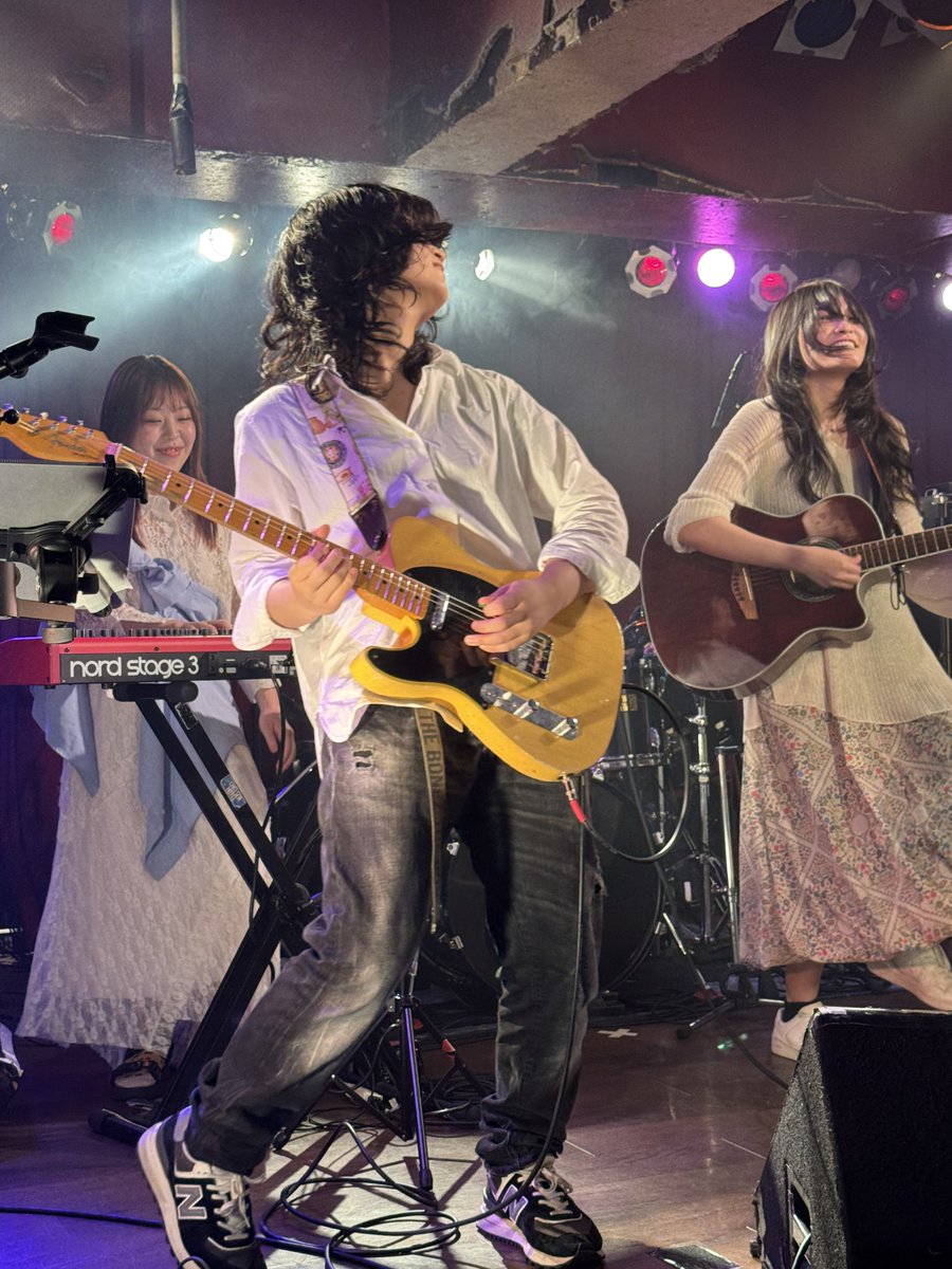 wa_exclam's tweet photo. ひおり（バンドセット）　@outanohiori  かっこよかった！！ #ハグロック https://t.co/XJgTAdvMdu