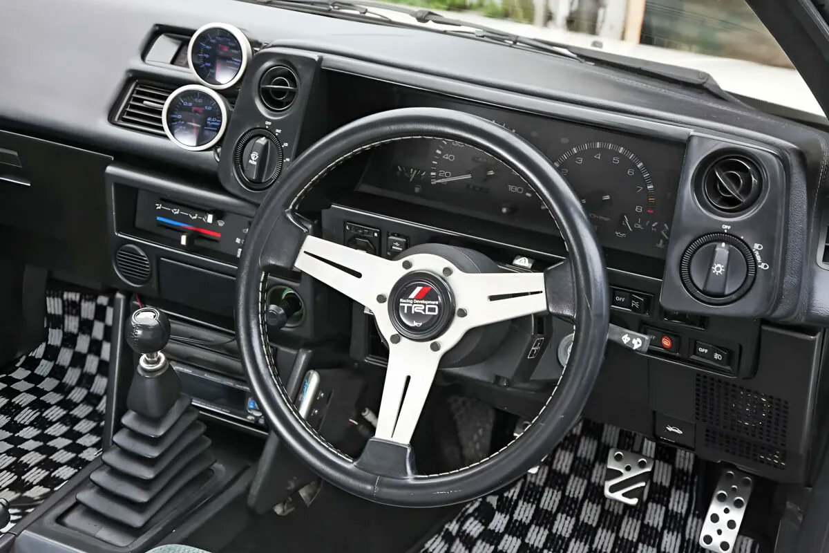 「軽い・速い・安い！」AE86を令和仕様へ導く“三菱MIVECターボ換装”という新定番
motor-fan.jp/article/147167…

AE86チューンの定番といえば4A-Gだが、その常識に一石を投じるのがレーシングハウスサカイの4G15ターボ換装。軽量かつ高出力な1.5Lターボを組み合わせることで、走りの質を大きく引き上げる。
